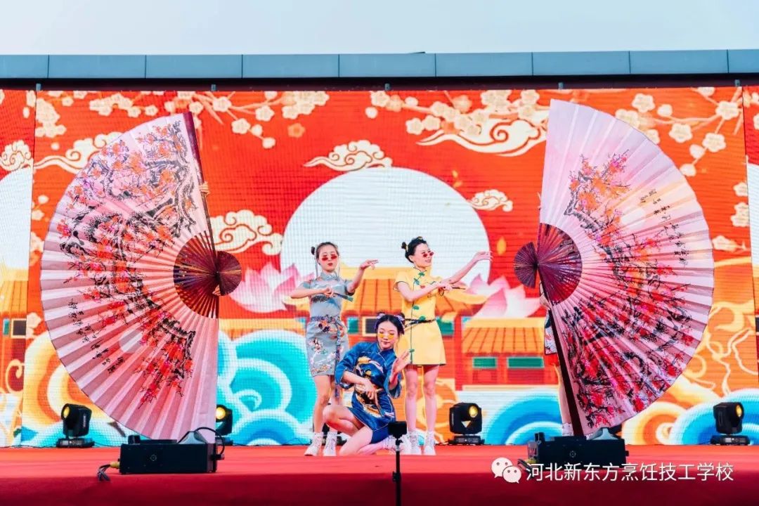 河北新东方“弘扬劳模精 争当时代先锋”五一晚会暨颁奖典礼圆满落幕！