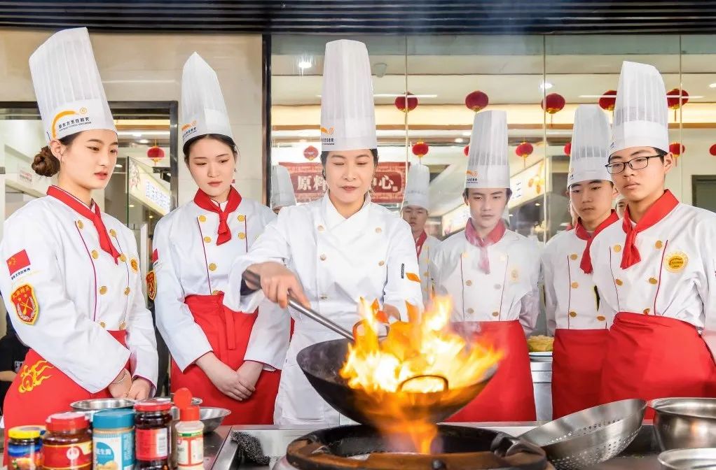 真材“食”料看得见！河北新东方烹饪技工学校实操教学，学真本事！